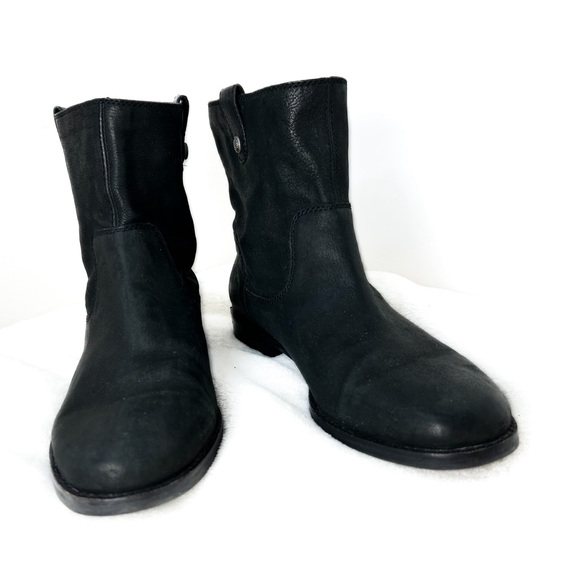 Arturo Chiang Black Leather Pull-on Ankle Boots 9.5 M - Picture 1 of 10